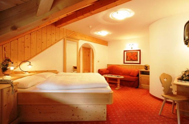 Hotel Corona Krone Selva di Val Gardena Extérieur photo