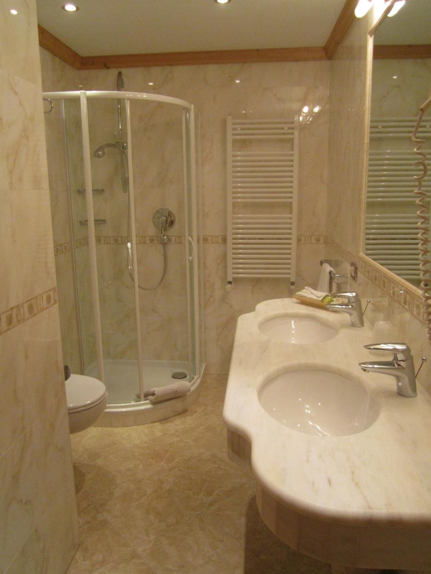 Hotel Corona Krone Selva di Val Gardena Chambre photo