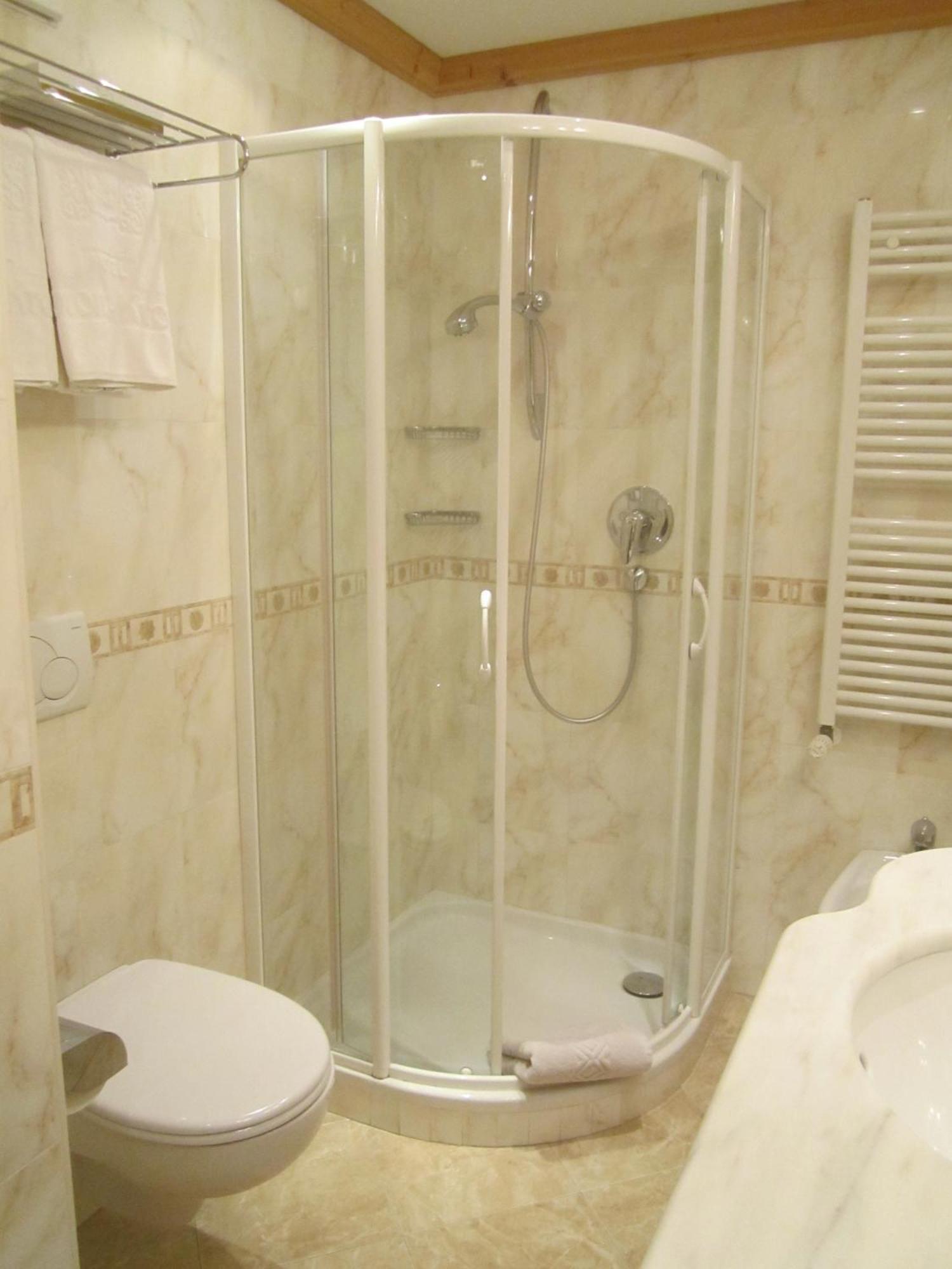 Hotel Corona Krone Selva di Val Gardena Chambre photo