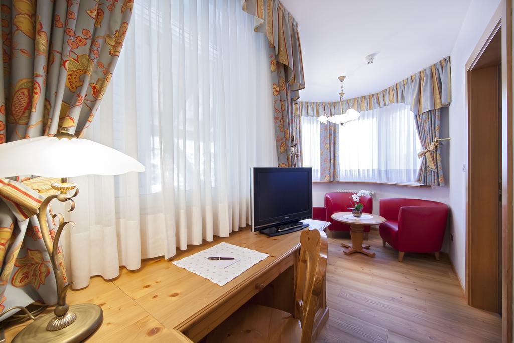 Hotel Corona Krone Selva di Val Gardena Extérieur photo